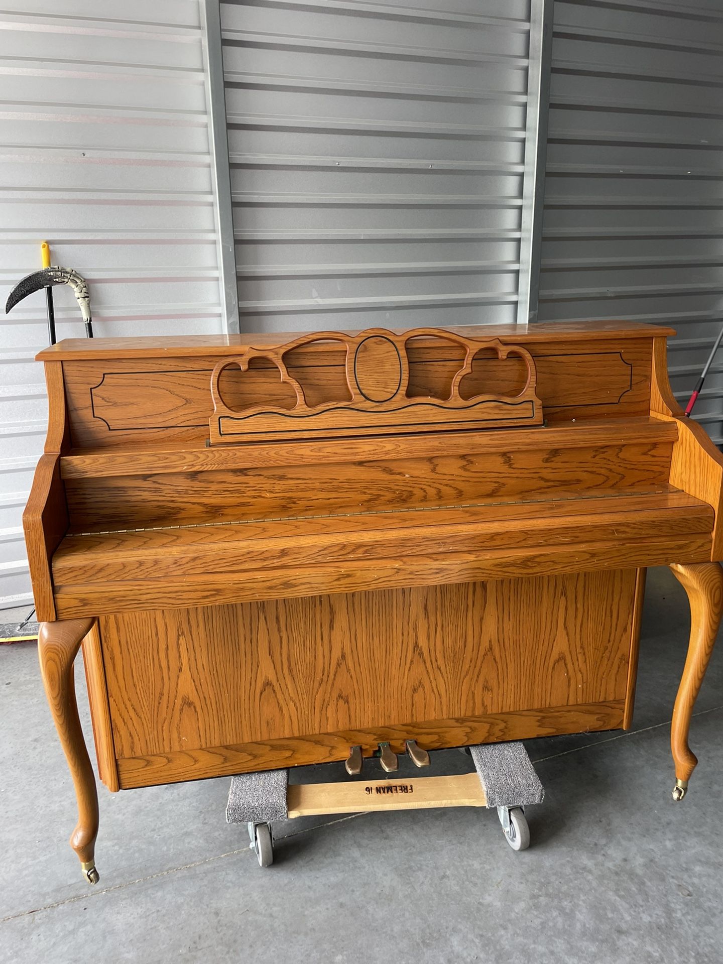 Beautiful Samick Upright Piano