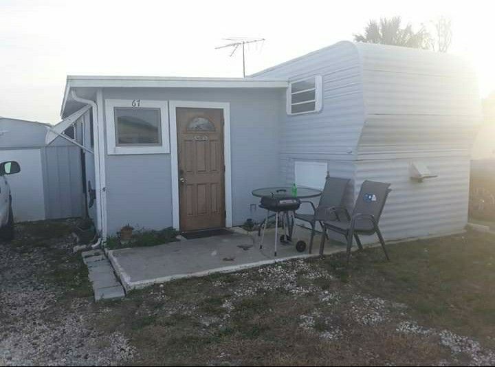 Cute 2 Bedroom 1 Bath Trailer in 7 Oaks RV Park