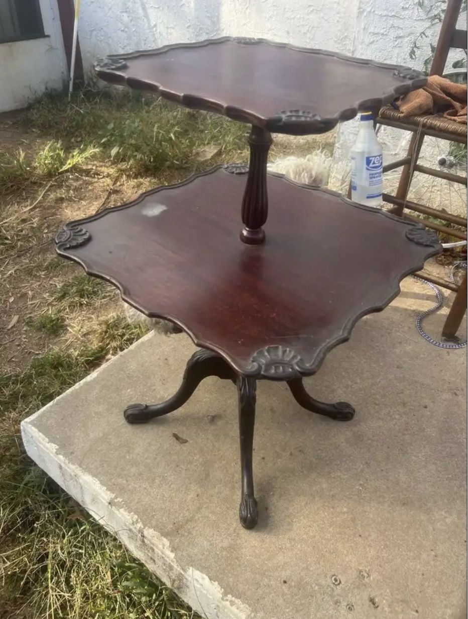 1940S Mahogany Two Tier Pineapple Crown Table