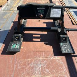 Curt 16,000 5th Wheel Sliding Hitch