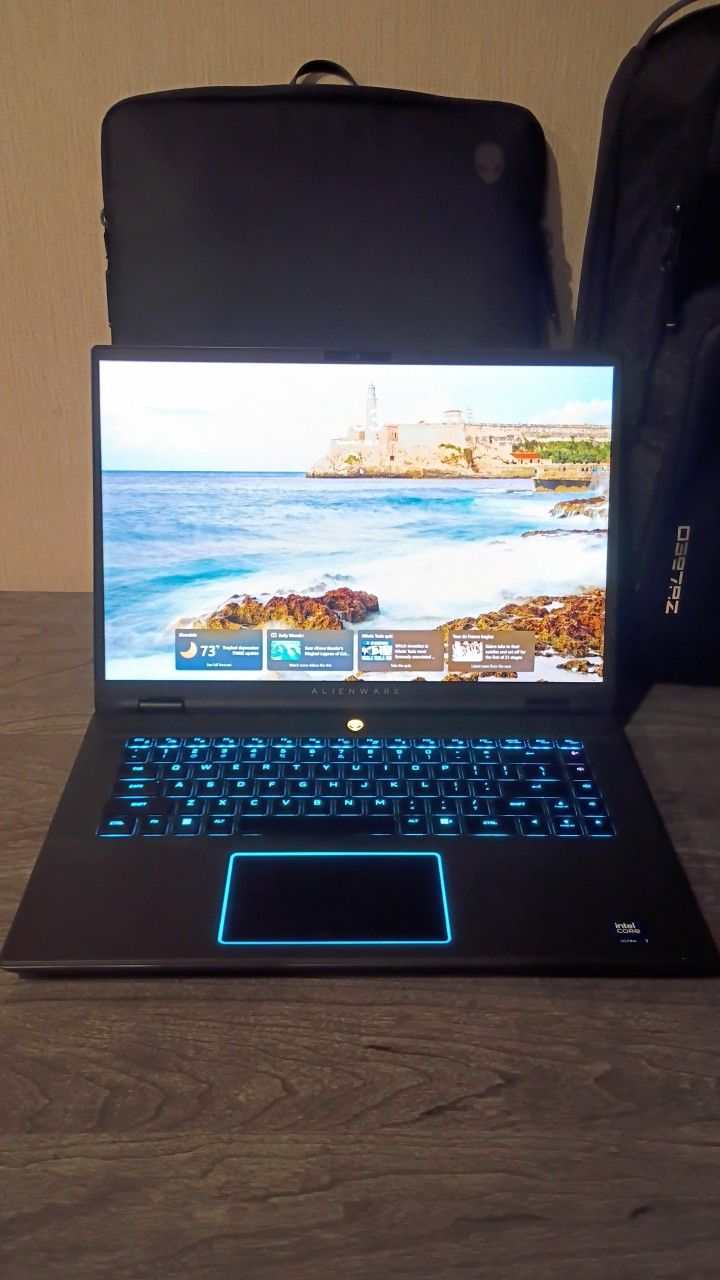 Alienware - m16 R2 16" 240Hz Gaming Laptop QHD+ - Intel Core Series 1 Ultra 7 with 16GB RAM - NVIDIA GeForce RTX 4070 - 1TB SSD - Dark Metallic Moon