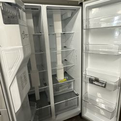 23 cu. ft. Side by Side Refrigerator✨Counter Depth 