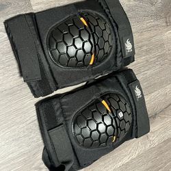 All Kinds Of Ski Snowboarding Protection $10 Each Set