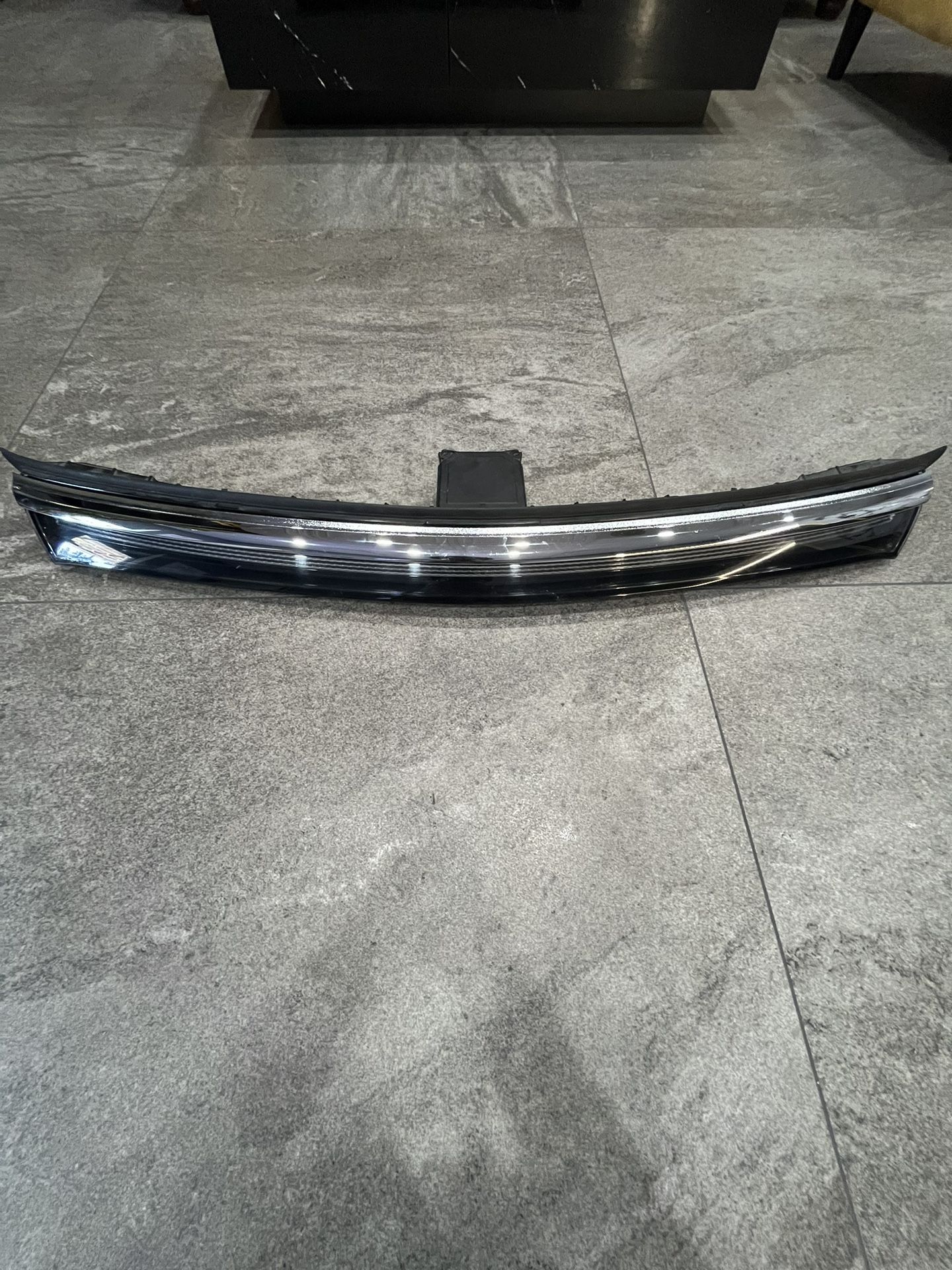 EQS front Center HeadLight