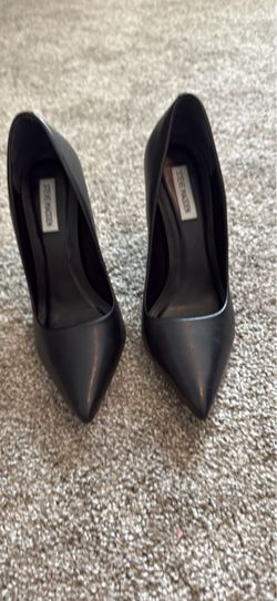 Steve Madden Black Pointed-Toe Pumps – Size 10– $30 OBO