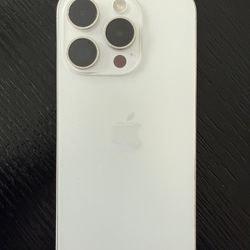 Unlocked iPhone 15 Pro 256 GB Silver White 