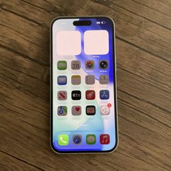 iPhone 15 128GB White