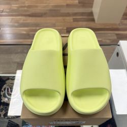 Yeezy Slide “Glow Green” Size 10