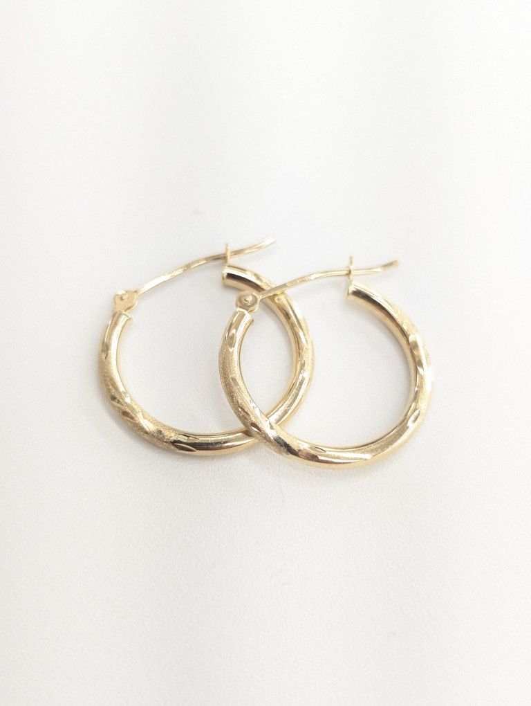 14kt Real Gold Hoop Earring