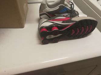 PINK WHITE/GREY NIKES