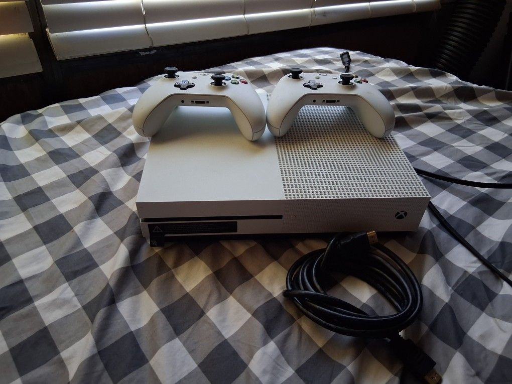 Xbox One S