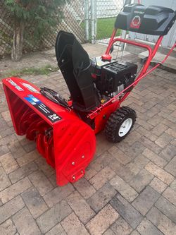 ❄️WINTER READY❄️/ TROY-BILT STORM 2410- 2stage snowblower