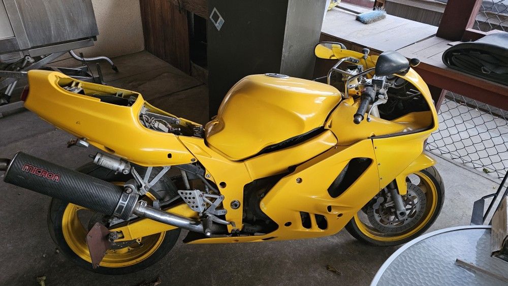 1996 Kawasaki Ninja ZX9R