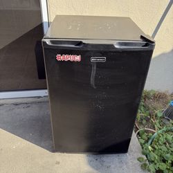 Mini Fridge 