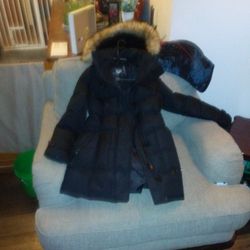 Wemons Winter Coat Brand New. Size Extra Small. Warm Jacket Just Doesn't fit Anyone here.