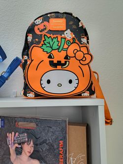 Halloween hello kitty loungefly!!