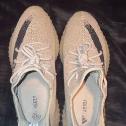 Selling Some Good Couple Times Wore Shoes 