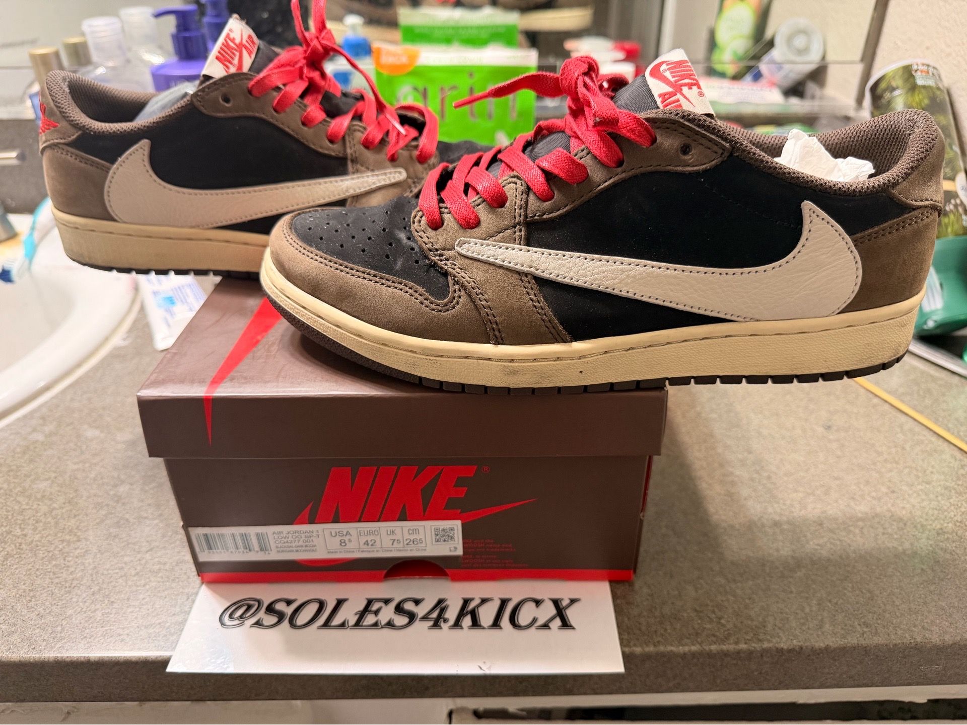 Air Jordan Retro 1 Low Og x Travis Scott “Mocha” Size 8.5