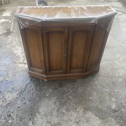 Cabinet with mirror