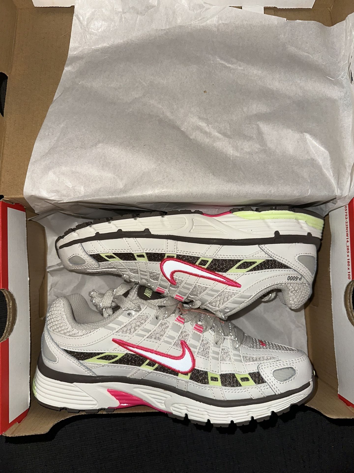 Nike P-6000 Size 6 W