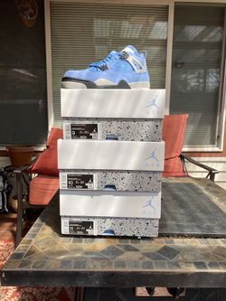 Jordan 4 University Blue Size 9,10,11