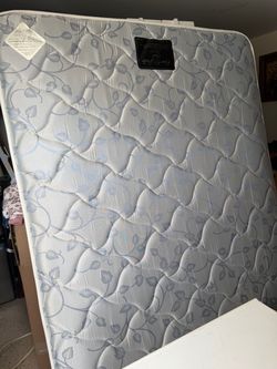 Full size bed