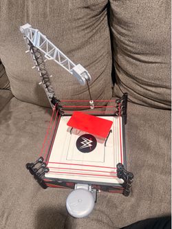 WWE Wrekkin' Kickout Ring with Randomized Ring Count, Launcher, Crane