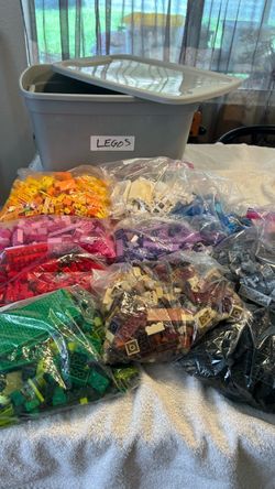 1000’s of Legos