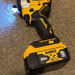 Impact Dewalt 3/8 With Battery 5.0 AH 
