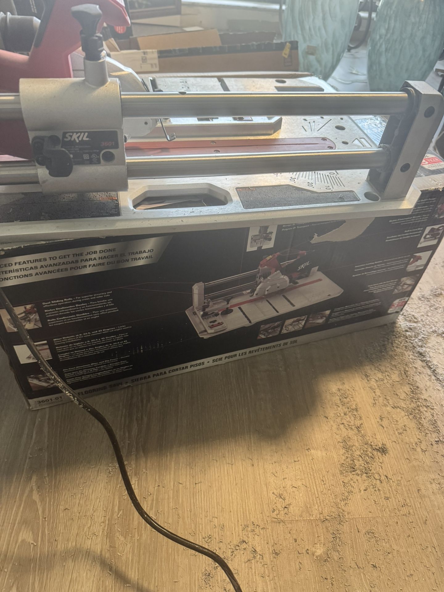 Skills Flooring Saw