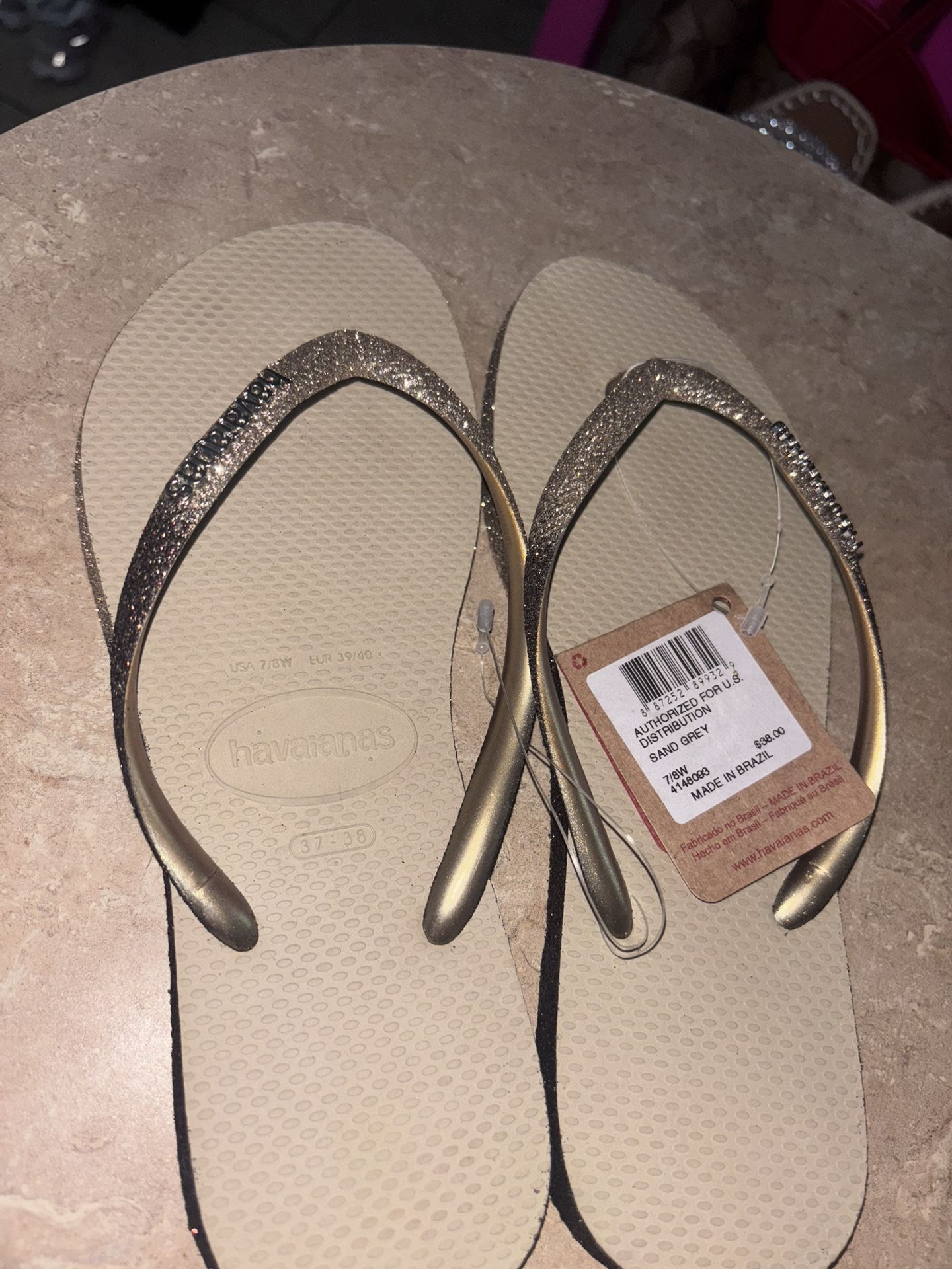 HAVAIANAS GOLD FLIP FLOPS