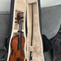 1/2 Size Violin With Bow And Case 
