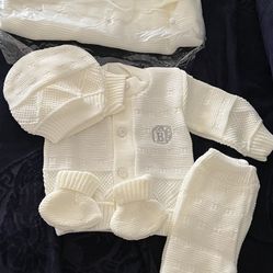 baby clothes with blanket knitted