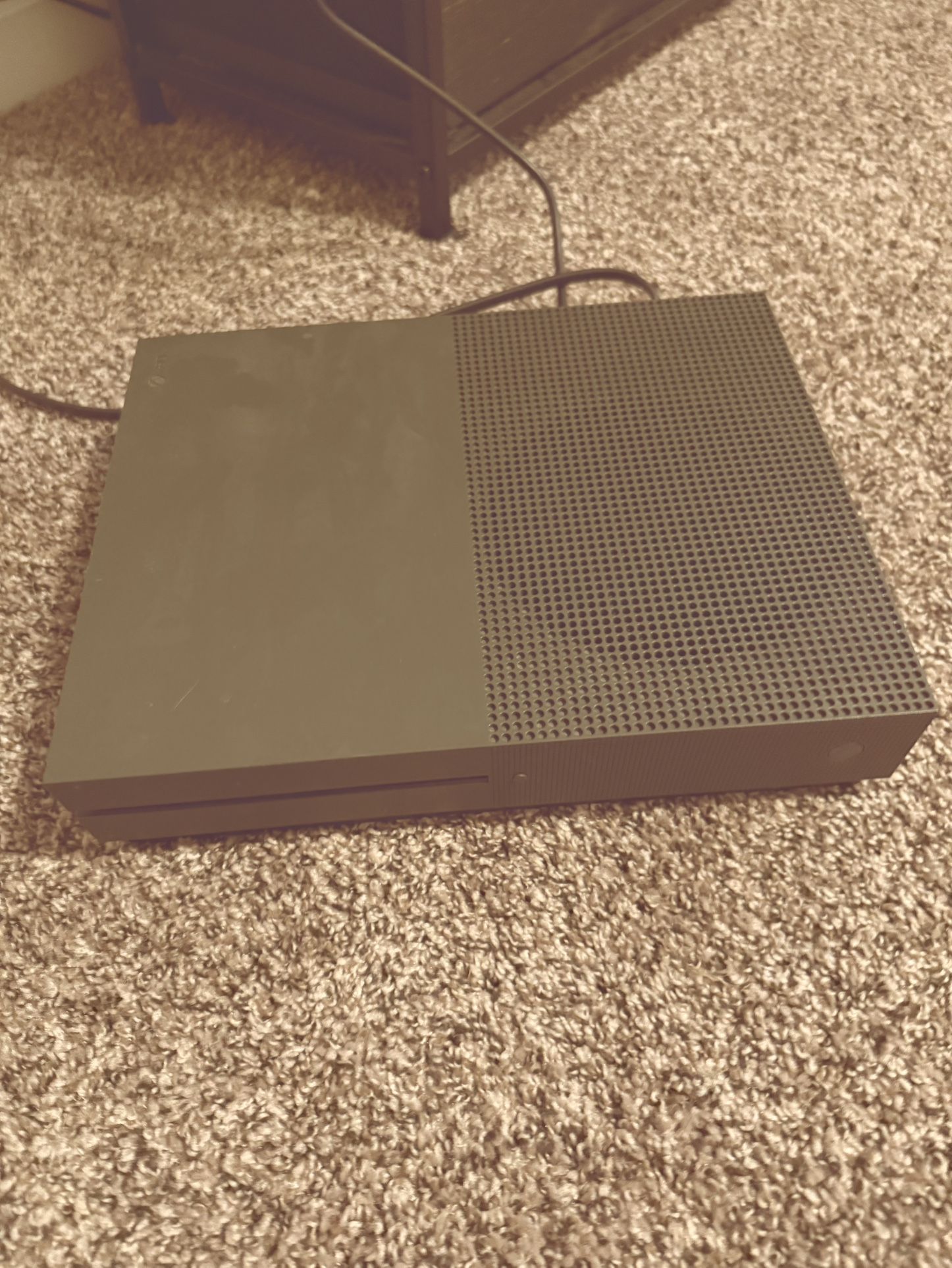 Deal XBOX ONE S 1tb Controllers And Games Charging Dock
