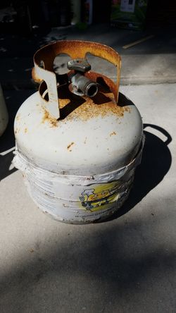 Gas tank