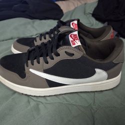 TRAVIS SCOTT CACTUS JACK NIKES