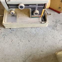 Sewing Machine...Nechi Model 522FB $100