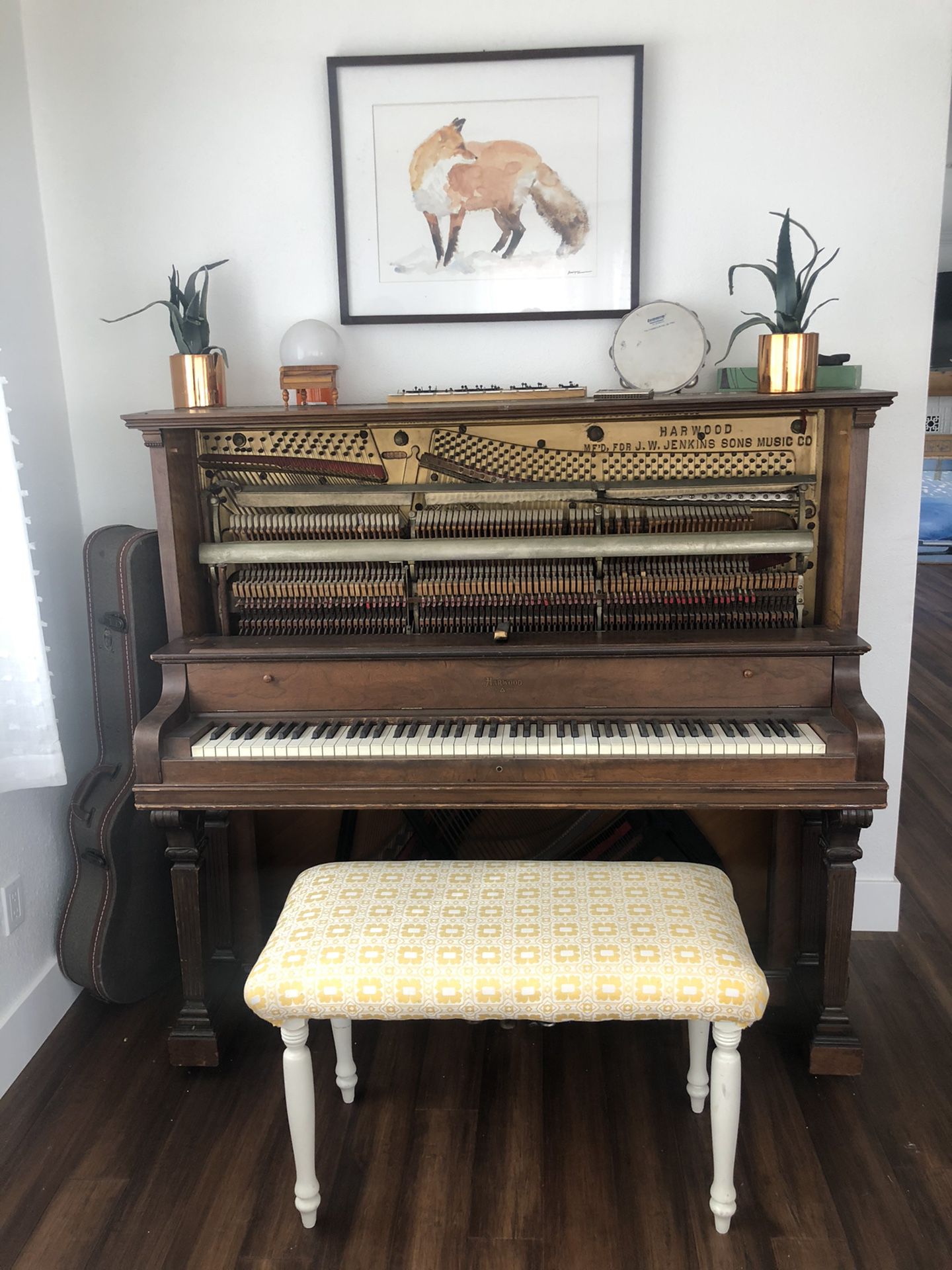 Beautiful Vintage/Antique Piano (bench optional +$30) $100
