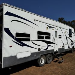 Forest River Toy Hauler 37ft 5th Wheel 