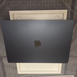 15 In MacBook Air With Apple M3 Chip And Magic Mouse