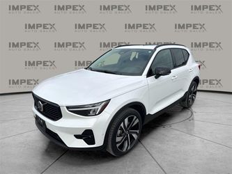 2025 Volvo XC40