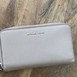Michael Kors wallet 