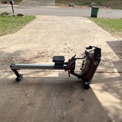 Life Fitness Rowing Machine 