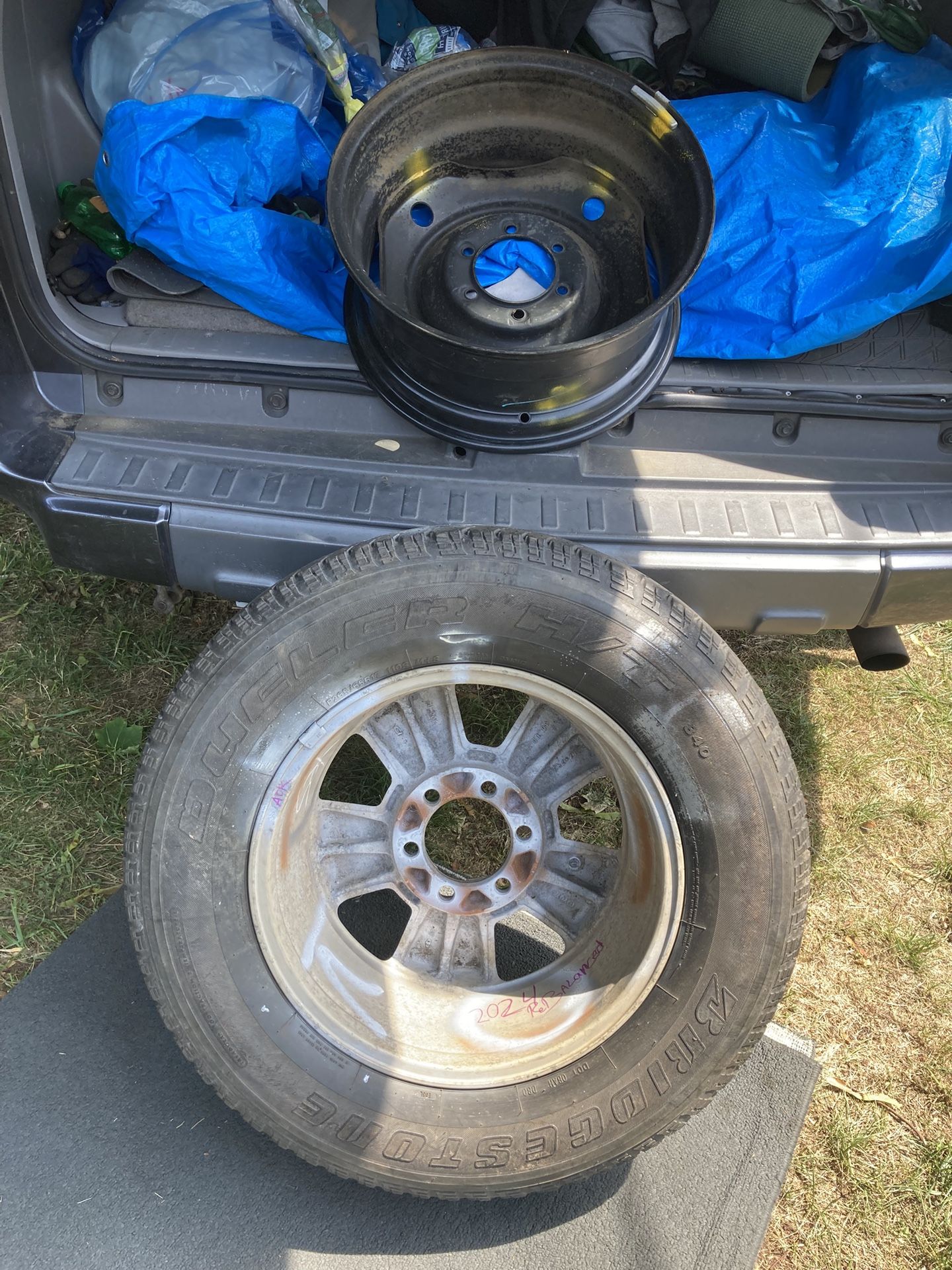 THIS Week Soon Cheap 2 Bridgestone 265/65/17 Loose Tires Available