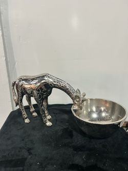 Beautiful Aluminum Giraffe Bowl