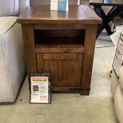 Budmore Rectangular End Table 