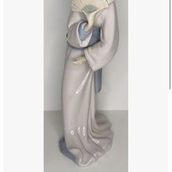 VINTAGE Lladro Nao Porcelain Figurine Japanese Geisha with a Fan - 13" H, Spain