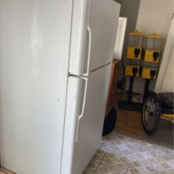 Refrigerator  Good Conditiones