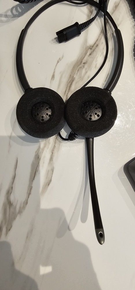Plantronics Headset - Great Sound lightly used