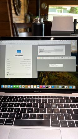 MacBook Air 2019, 13” Intel Core i5, 1.6 GHz, 8 GB, new screen